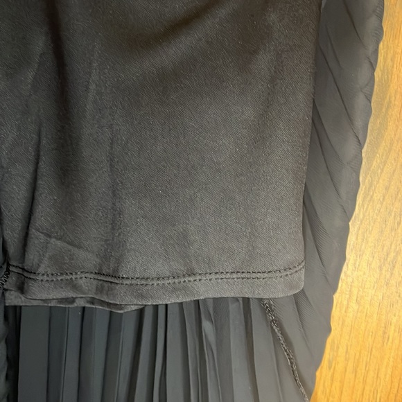 Pleated Midi Skirt - Picture 6 of 7